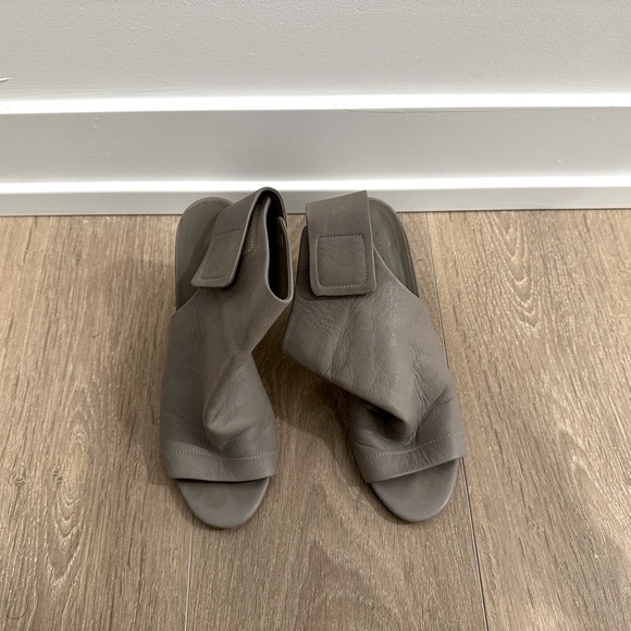 Vince, open toe, block heels, size 6.5, good condition - Picture 4 of 4